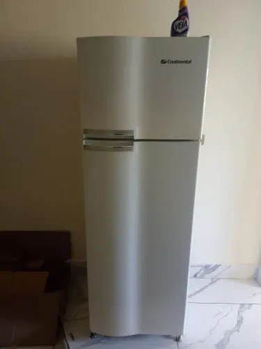 Vendo geladeira nova, motivo da venda comprei outra.