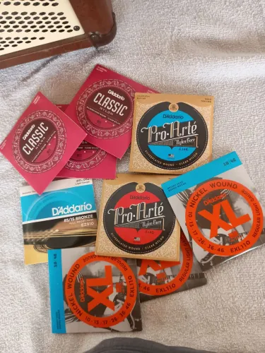 Cordas chinesas para violão e para guitarra