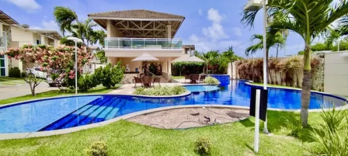 VERAS VENDE CASA EM CONDOMÍNIO NO LAKE VIEW