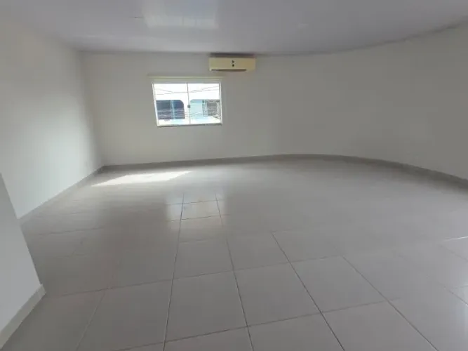 Código 4061 - Aluga loja na Av. Zita Soares, bairro Centro, 170m², sendo 11m de frente par