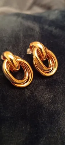 par brincos geométricos redondos dourado. novo!