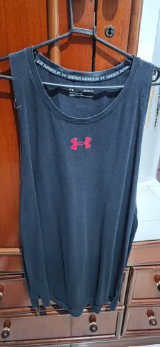 Camiseta regata Under Armour 