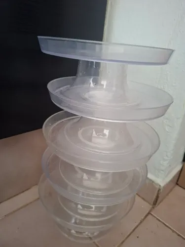 Torre de expositores de docinhos para festas