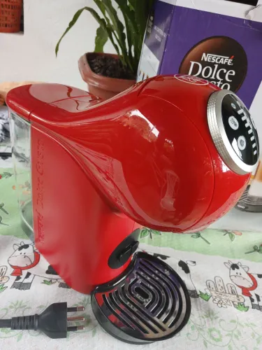 Cafeteira Dolce Gusto GENIO s Plus