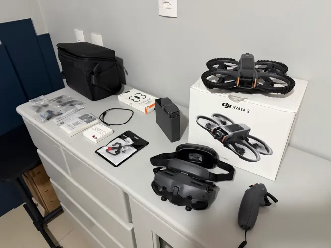 Drone DJI Avata 2 Fly More Combo (3 baterias) (DJI Goggles 3 & Motion 3)