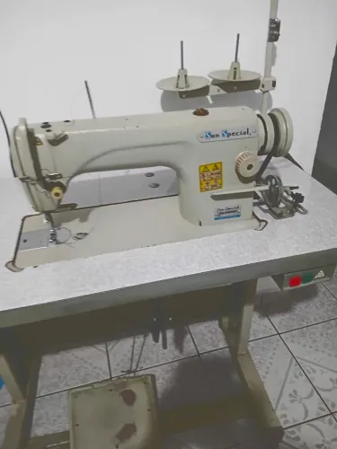 Máquina de Costura Reta Industrial Sun Special 220V Usada