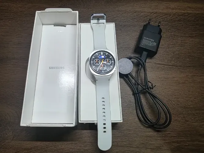 Galaxy Watch 8 40mm LTE Branco + Xiaomi S1 Active Watch Brinde