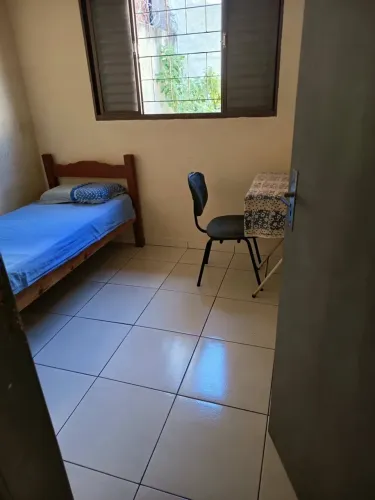 ALUGO QUARTO INTERIOR DA CASA