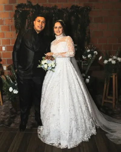 Kit noiva vestido, véu e anágua usado somente uma vez está novo 