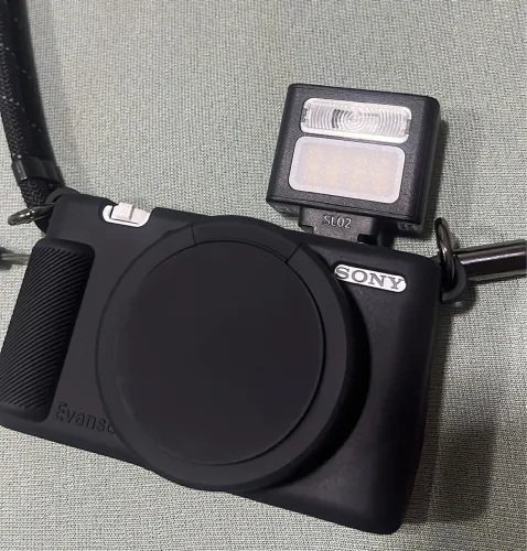 Camera Sony Zv1 + cartão de memória + capa e flash