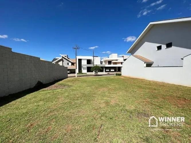 Terreno à venda, 413 m² por R$ 900.000 - Condominio Vinhedo - Maringá/PR