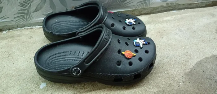 Crocs número 33/34 forma grande
