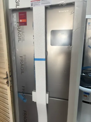 Geladeira Brastemp de 3 portas inox nova na caixa de 559L