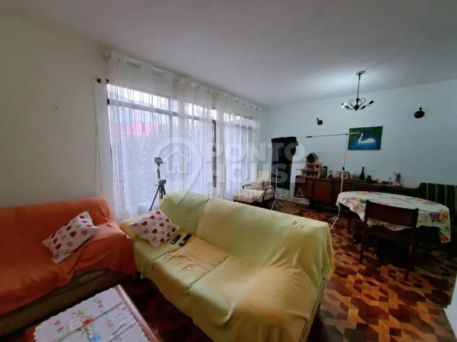 Casa térrea à venda com quintal, 3 dormitórios perto do Aeroporto de Congonhas