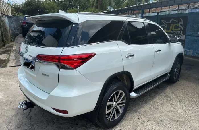 Toyota Hilux SW4 SRX 4X4 2.8 TDI 16V Dies. Aut. 2017