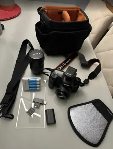 Kit Canon Eos 7d Mark Ii Dslr Cor Preto + Lentes E Acessório