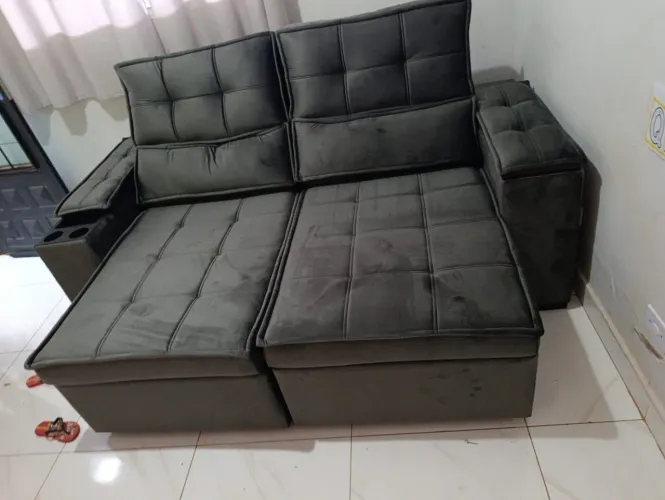 Sofá retrátil e reclinável