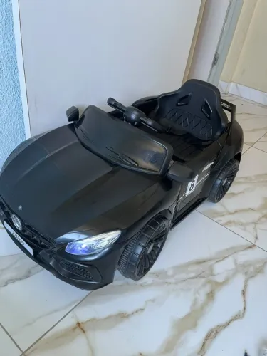 Carro elétrico infantil