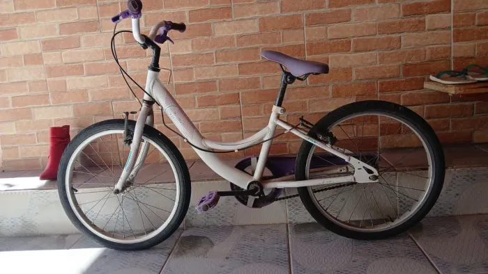 Bicicleta infantil em bom estado