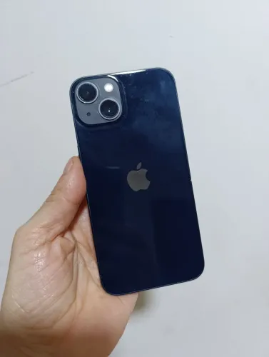iPhone 13 128 GB com acessórios