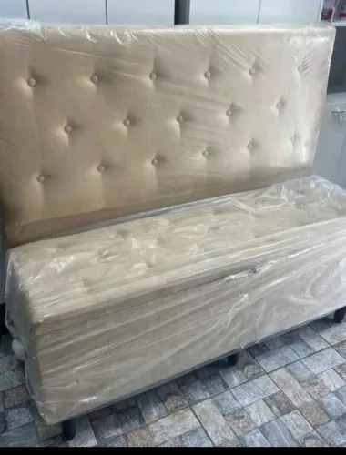 Pulf baú grande com cabeceira de casal