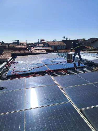Manutenção em usina solar