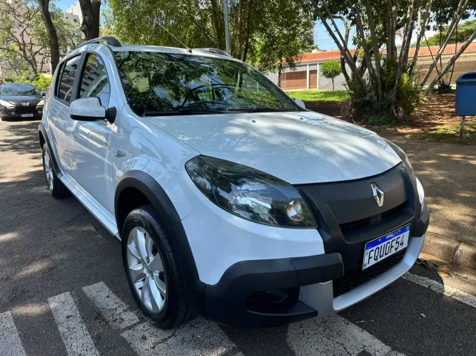 Renault Sandero Stepway Hi-flex 1.6 16V 5P Aut. 2014