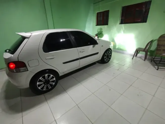 Fiat Palio Essence Dualogic 1.6 Flex 16V 5P 2011