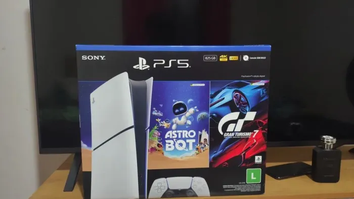 PLAYSTATION 5 2 meses de uso