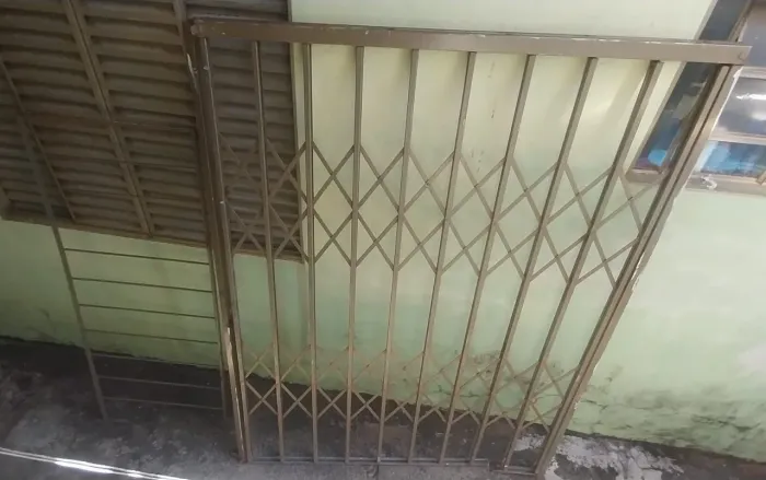 Vendo portão sanfonado de ferro