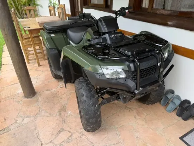 Quadriciclo Honda Fourtrax 420 4x4 - Ano 2024 - Apenas 800 km rodados