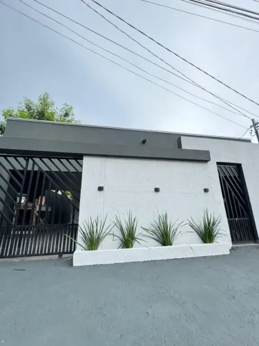 Casa linda á venda no bairro Jardim dos Ypes Cuiabá