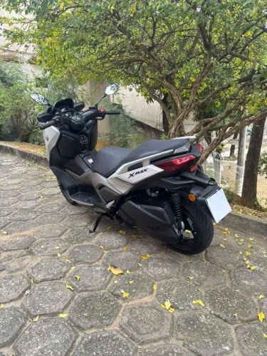 Moto xmax 250
