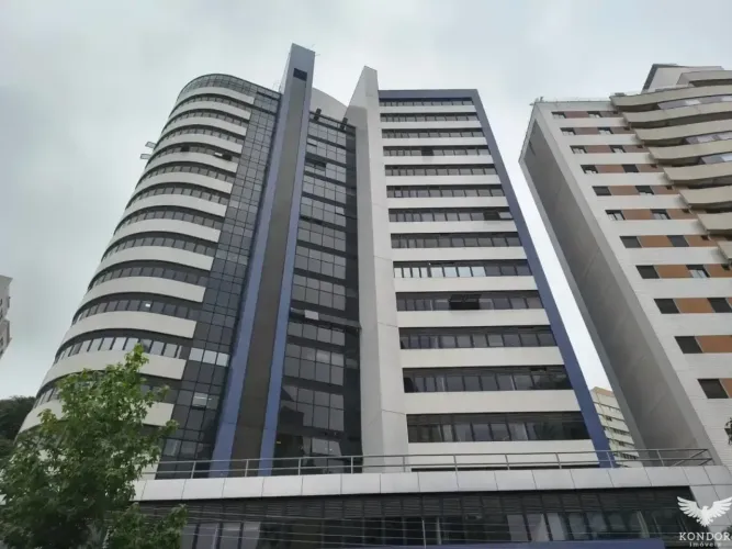 Sala comercial no ÁGUA VERDE com 51,59m²