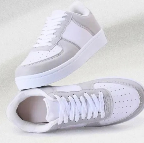 tenis cinza com branco
