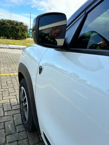Renault Kwid Intense 1.0 Flex 12V 5P Mec. 2023
