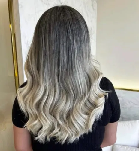 Cabelo mega hair preparado para fita