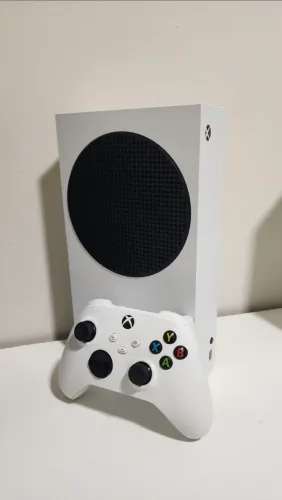 Xbox Series S + Controle Lacrado