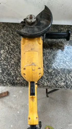 ESMERILHADEIRA DEWALT 490  9 POLEGADAS  