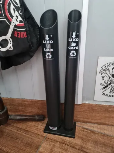 Kit de 2 lixeiras para copos descartáveis