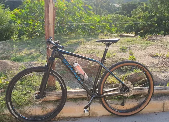 Bike MTB Groove Carbon 19 aro 29 Carbono rockshox SID