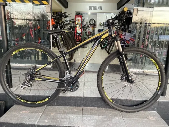 Bicicleta Caloi Explorer aro 29 usada