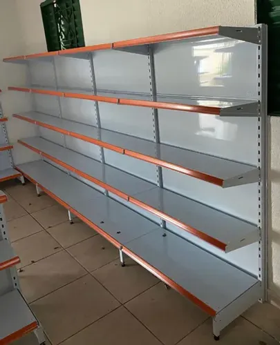 Venda de gôndolas novas