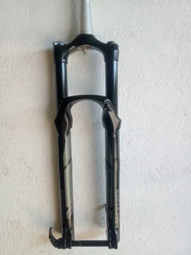 Suspensão Dianteira RockShox Revelation Solo Air 29