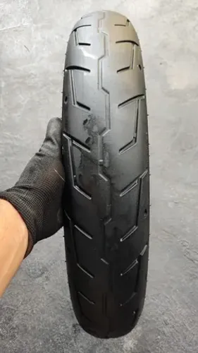 Pneu usado Michelin Scorcher 31 110/90-19