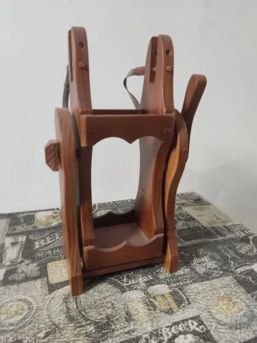 Suporte para vinho comprado em Minas gerais de madeira