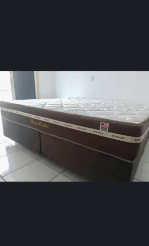 Cama box Queen (colchão e base) novo
