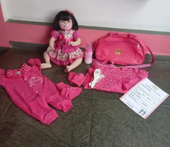 Bebê Reborn Baby Morena, Cegonha Reborn Dolls+kit completo maternidade.