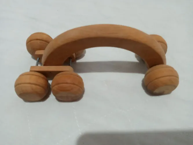 Massageador Carrinho de Madeira