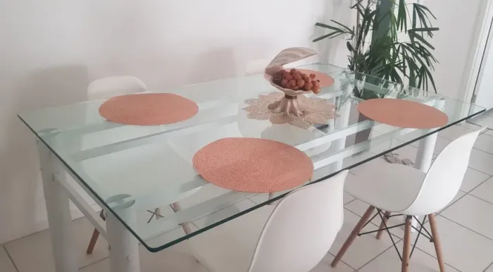 Mesa de Jantar linda - para 4 cadeiras